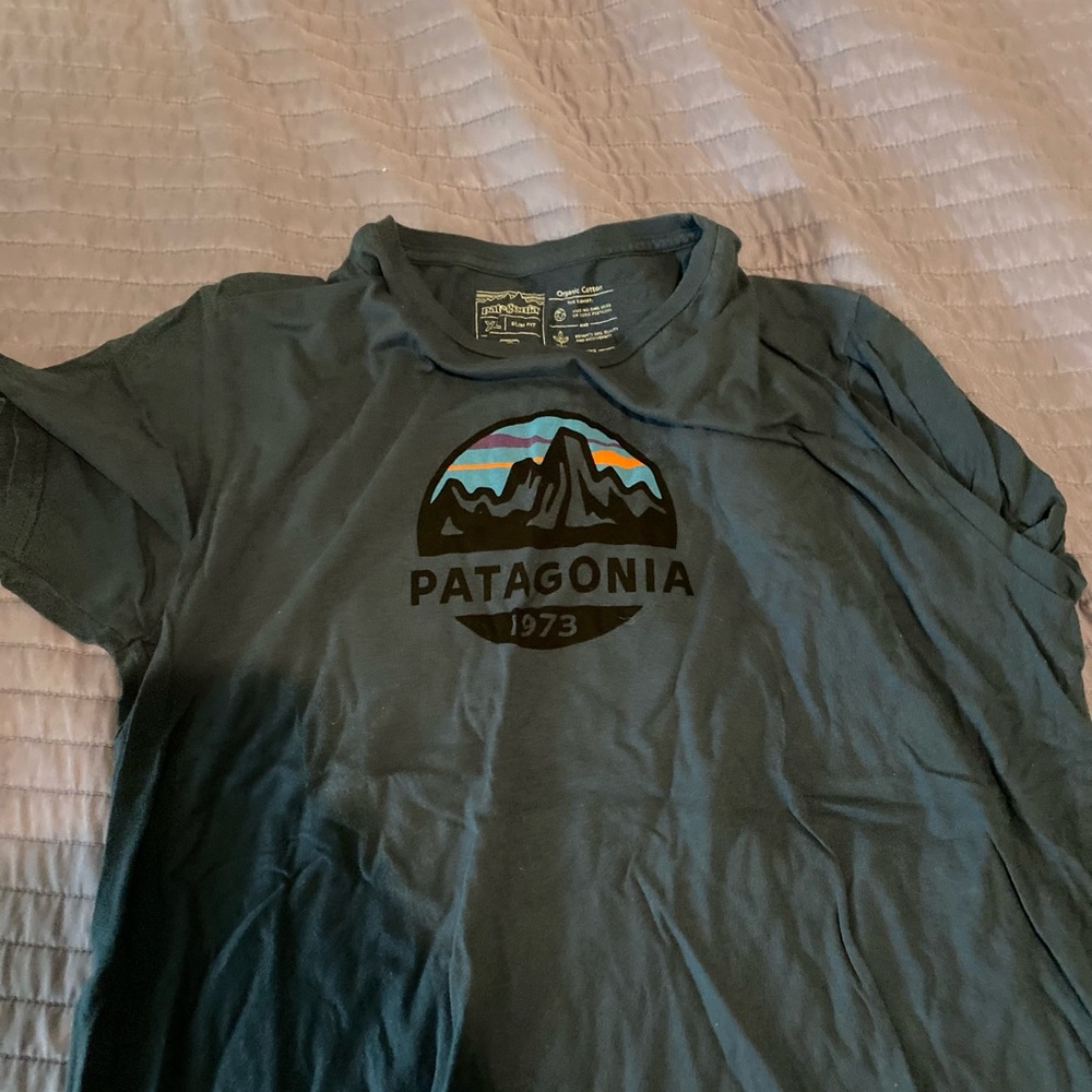 Mens Patagonia XL slim fit